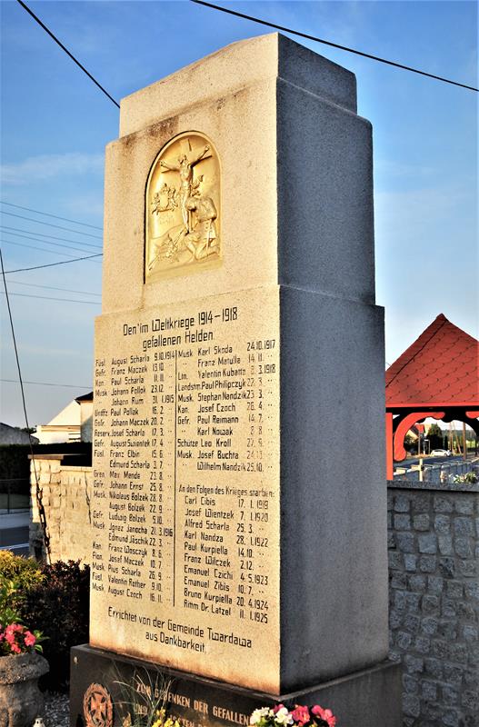 Twardawa - pomnik poległych (4).JPG