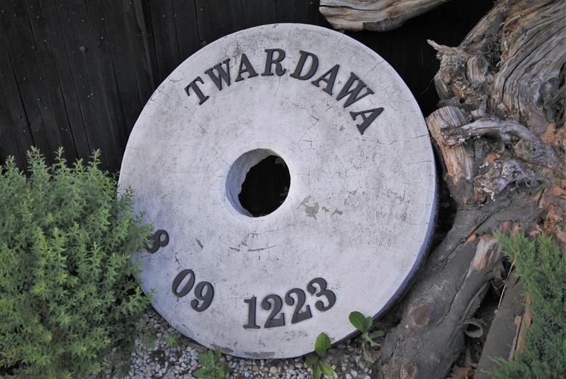 Twardawa - kamień młyński I (1).JPG