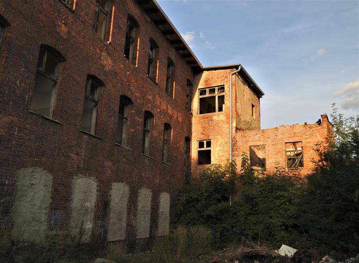 Ruiny fabryki (3).JPG