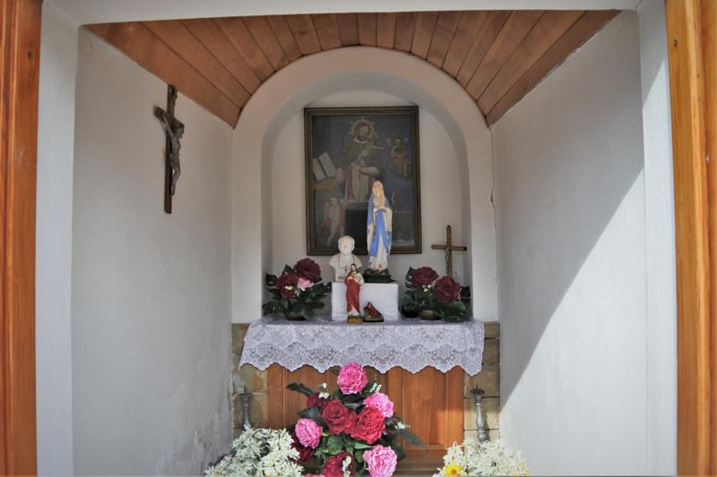 Kapliczka św. Jana Nepomucena (2).JPG