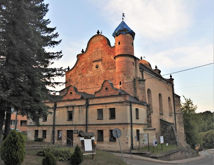 Lesko - synagoga (1).JPG