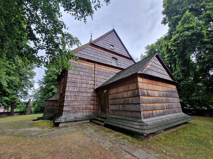 Krzemienica - kościół drewniany (1).jpg