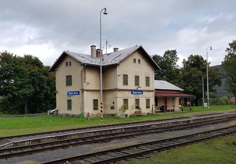 Zlaté Hory - stacja kolejowa.jpg
