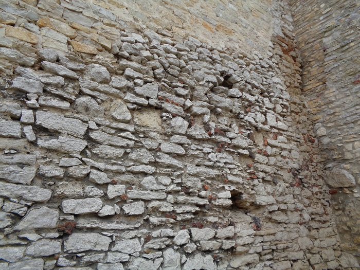 Rabsztyn zamek fragment oryginalnego muru.JPG