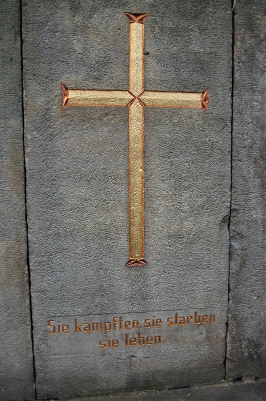 Radoszowy - pomnik poległych (11).JPG