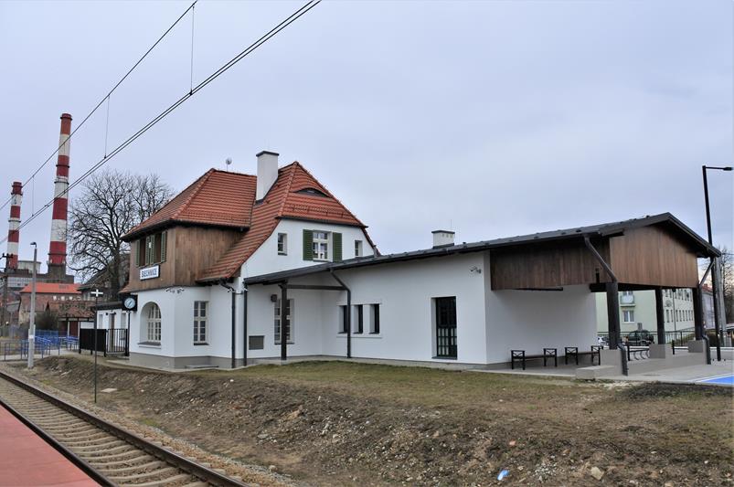 Dworzec kolejowy Siechnice - 2021 (8).JPG