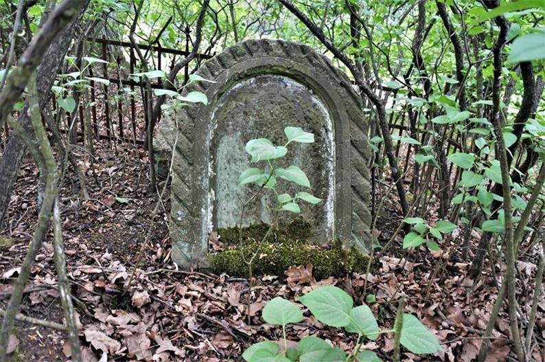 Raciszów - zapomnieny cmentarz (6).JPG