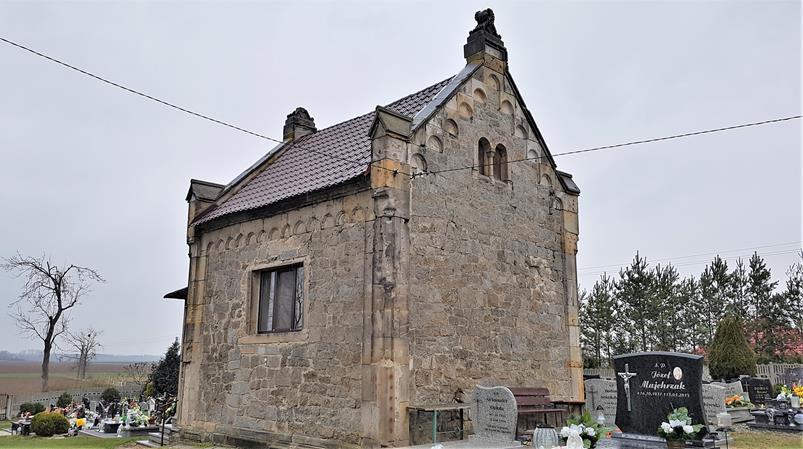 Kaplica grobowa rodziny von Mutius (7).jpg