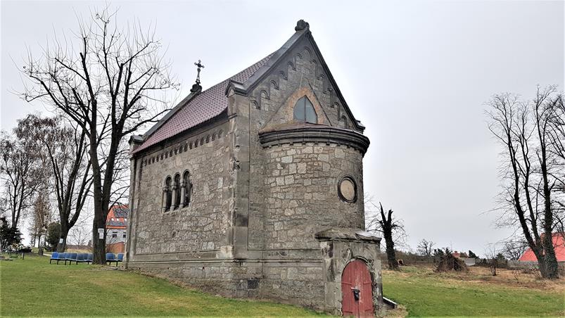 Kaplica grobowa hrabiów Harrach (8).jpg