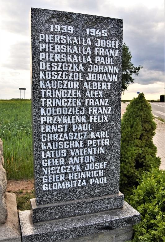 Tablice ofiar II Wojny Światowej (3).JPG