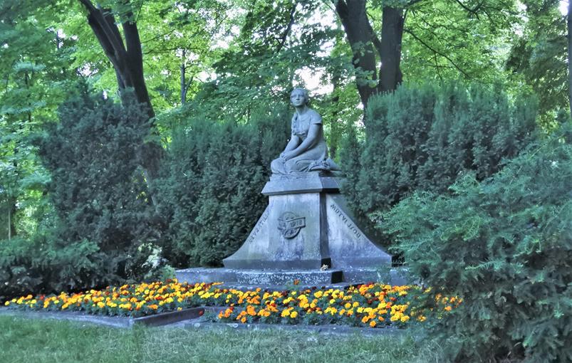 Pomnik Poległych (1).JPG