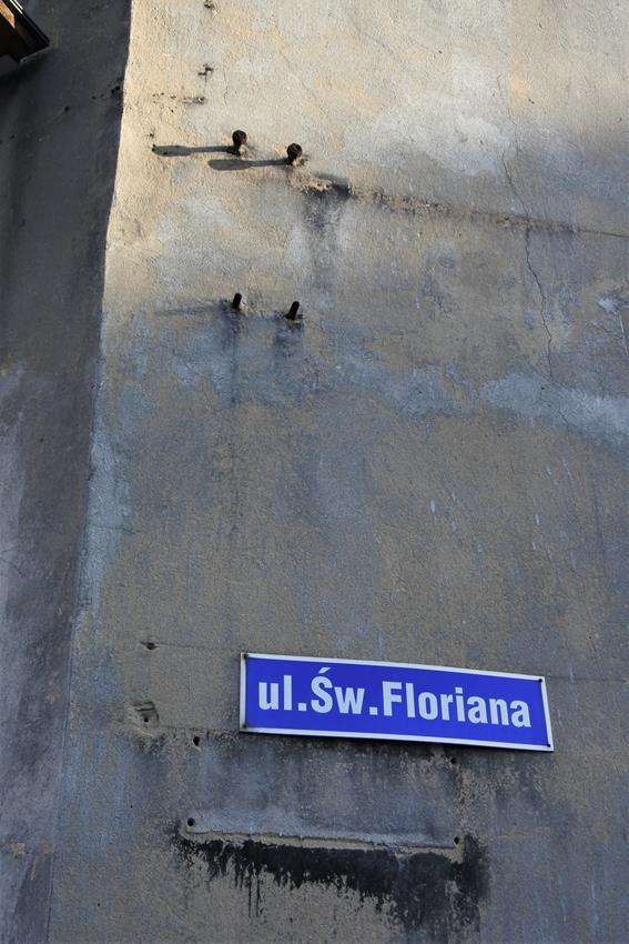 Ulica Wodna 12, róg z ulicą Świętego Floriana (2).JPG