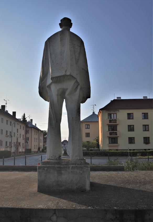 Pomnik mieszkańców - ofiar II Wojny Światowej (4).JPG