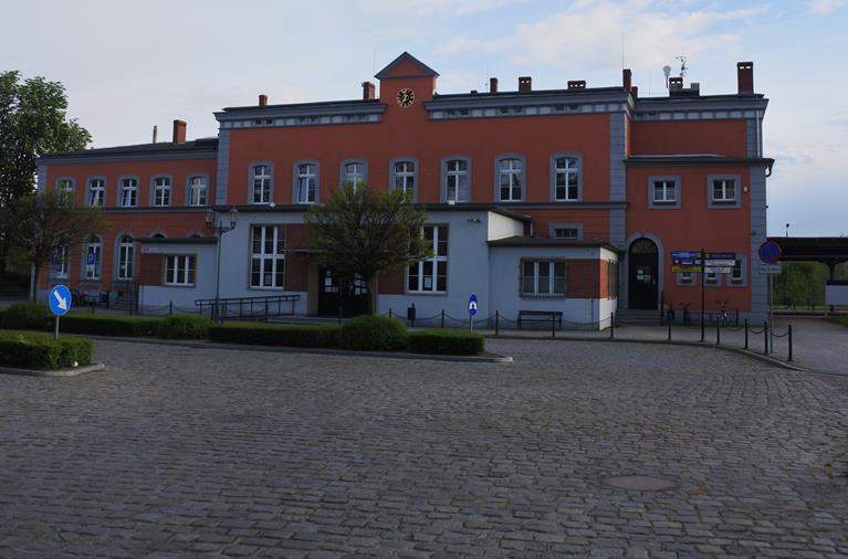Namysłów - dworzec kolejowy (19).JPG