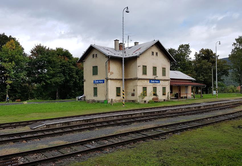 Zlaté Hory - stacja kolejowa (2).jpg