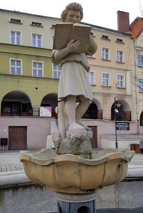 Bolków - fontanna (5).jpg