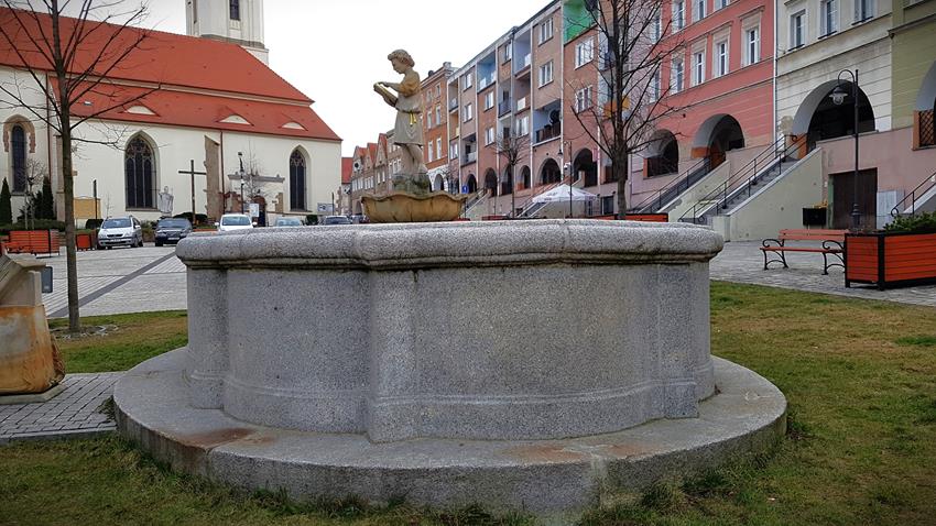Bolków - fontanna (6).jpg