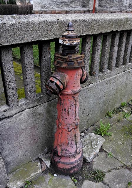 Przedwojenny hydrant (5).JPG