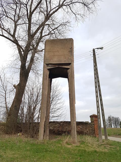 Wieża ze zbiornikiem na wodę (8).jpg