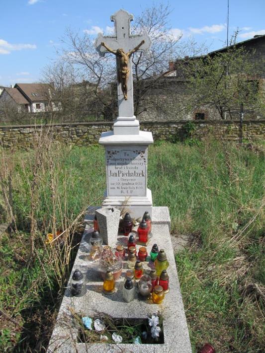 Stary cmentarz w Dziećkowicach (2).JPG