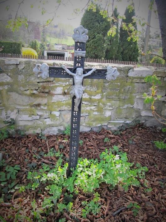 Stary cmentarz w Dziećkowicach (14).JPG
