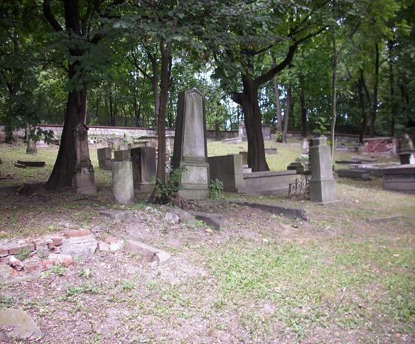7. Stary Cmentarz w Podgórzu - lipiec 2012 r..JPG