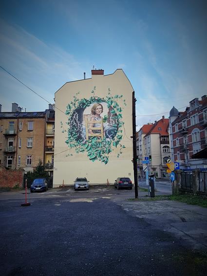 Krystyna Bochenek  - mural (1).jpg