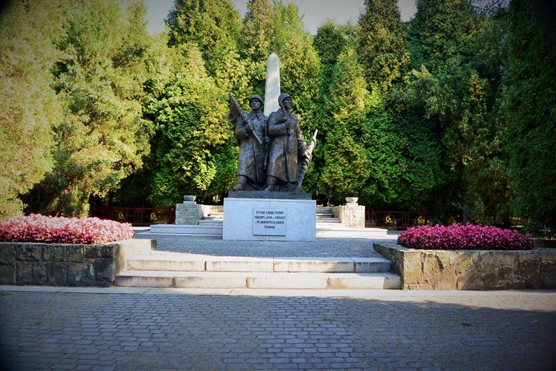 Cmentarz Żołnierzy Armii Czerwonej (4).JPG