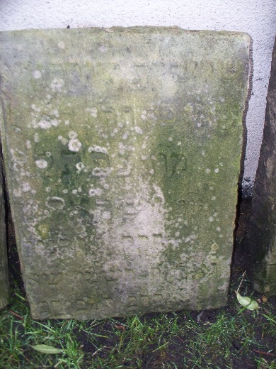 Lapidarium ze starych nagrobków (2).jpg