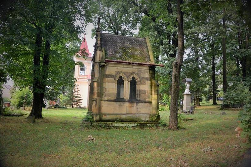 Groby na starym cmentarzu w Żywcu (10).JPG