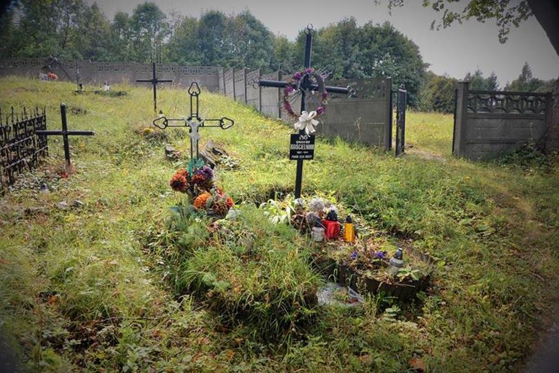 Stary cmentarz w Płokach (26).JPG