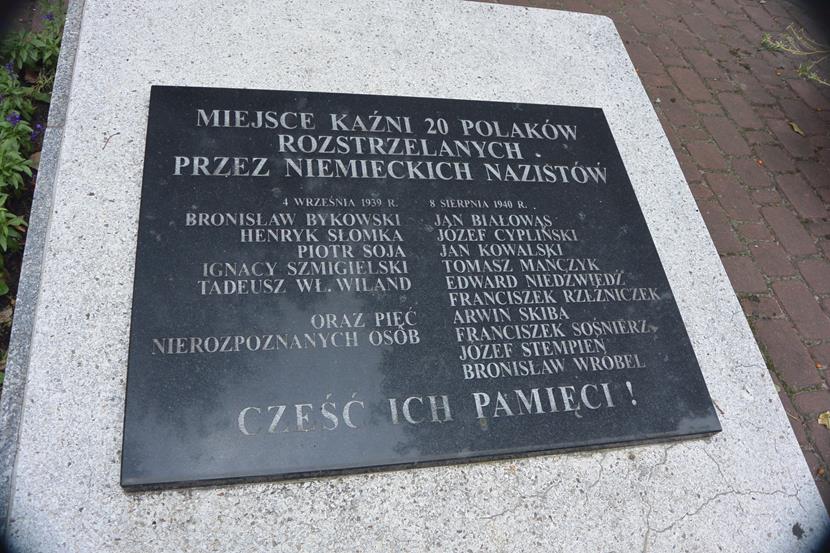 Płyta pamiątkowa (2).JPG