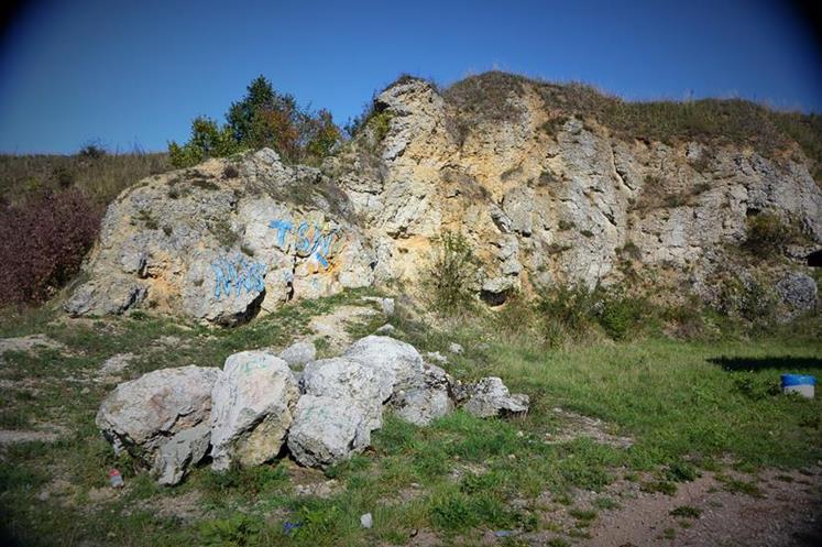 Kamień - dawny kamieniołom (2).JPG
