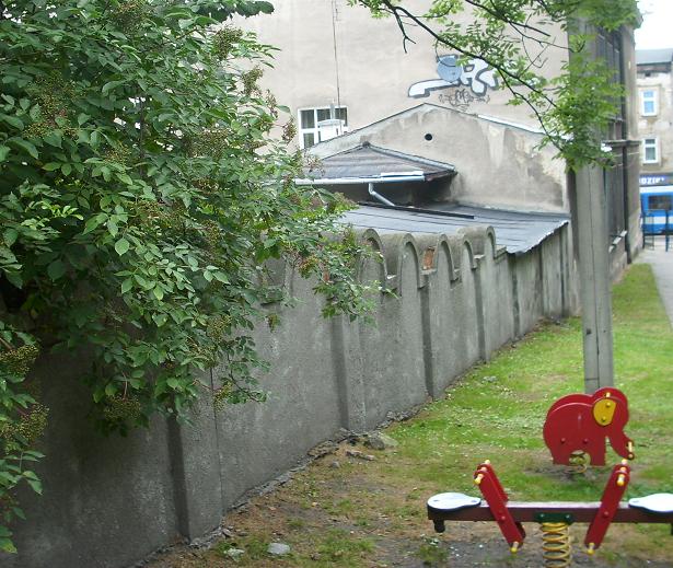 Mur Getta przy Limanowskiego - f.3.JPG