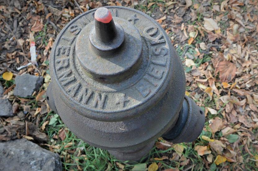 Sosnowiec - przedwojenny hydrant (4).JPG