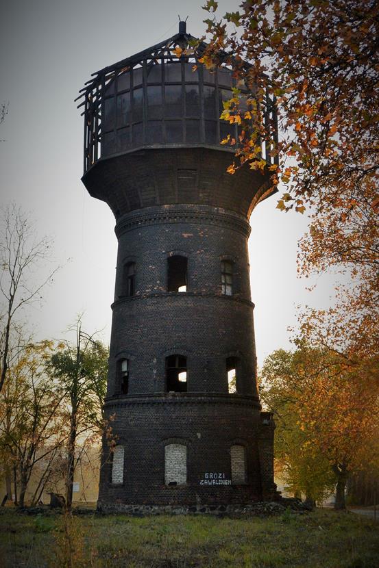 Wieża ciśnień - jesień 2015 (2).JPG