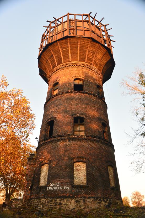 Wieża ciśnień - jesień 2015 (7).JPG