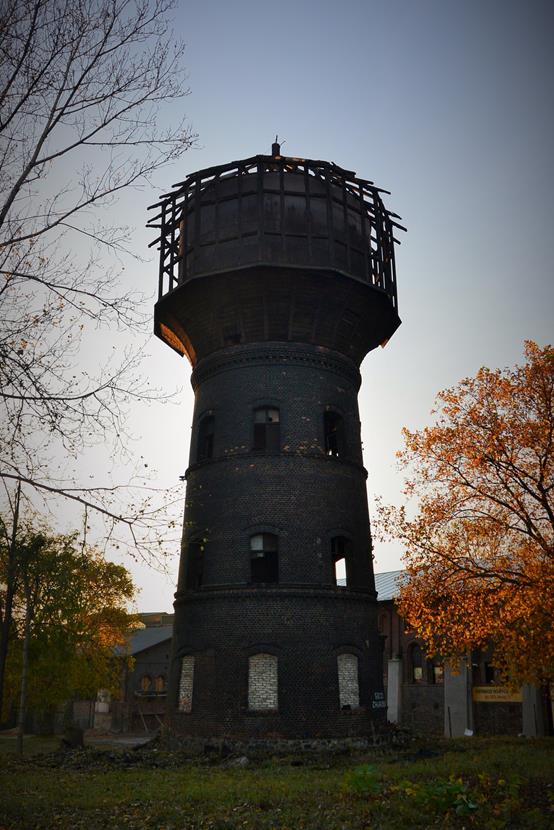Wieża ciśnień - jesień 2015 (4).JPG