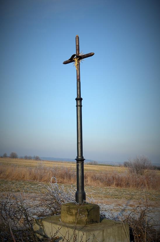 Skała - krzyż przy Rzeplińskiej Drodze (3).JPG