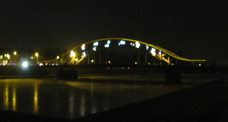Most Piłsudskiego nocą.JPG