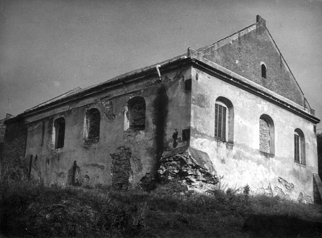 Klasno Synagoga - fot. z lat powojennych.JPG