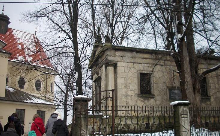 Brzezie - mauzoleum Żeleńskich - 2.JPG