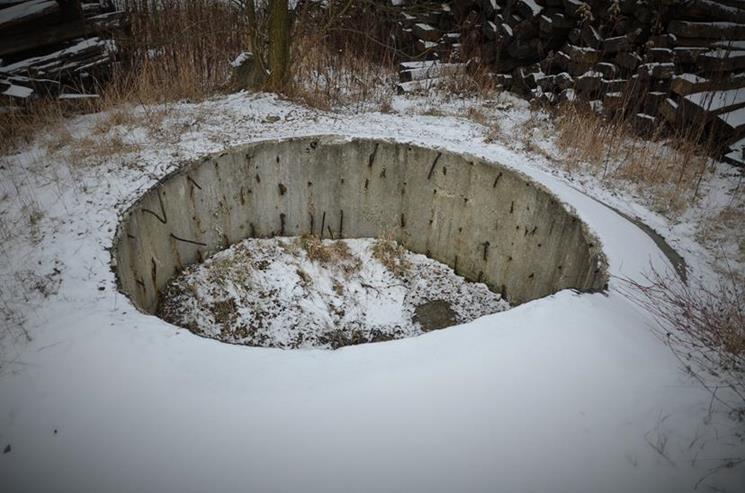 Miejsce na niezamontowaną kopułę z otworem na peryskop (1).JPG