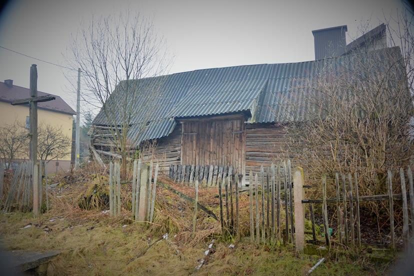 Karlin - drewniana stodoła (1).JPG