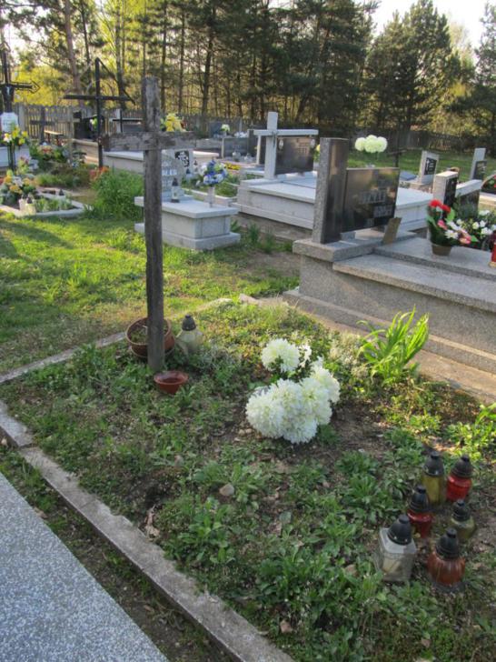 Cmentarz mariawitów w Gniazdowie (2).jpg