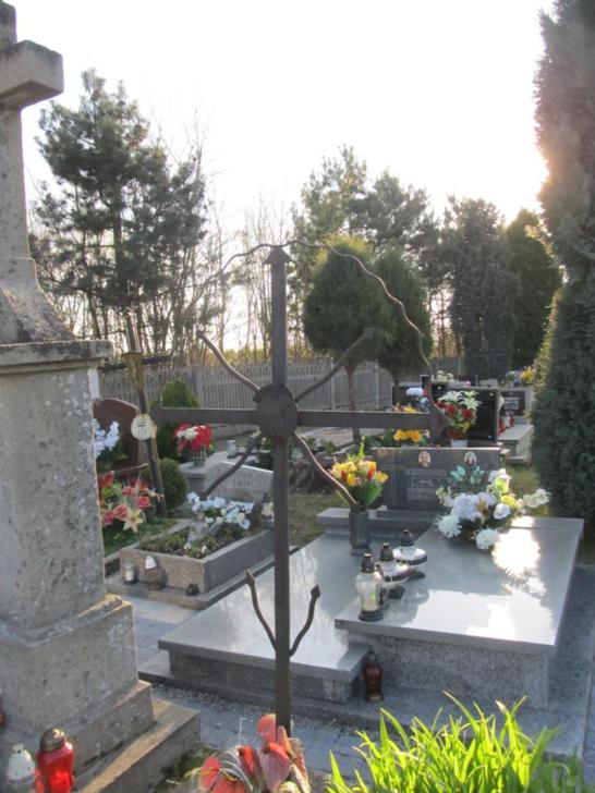 Cmentarz mariawitów w Gniazdowie (3).jpg