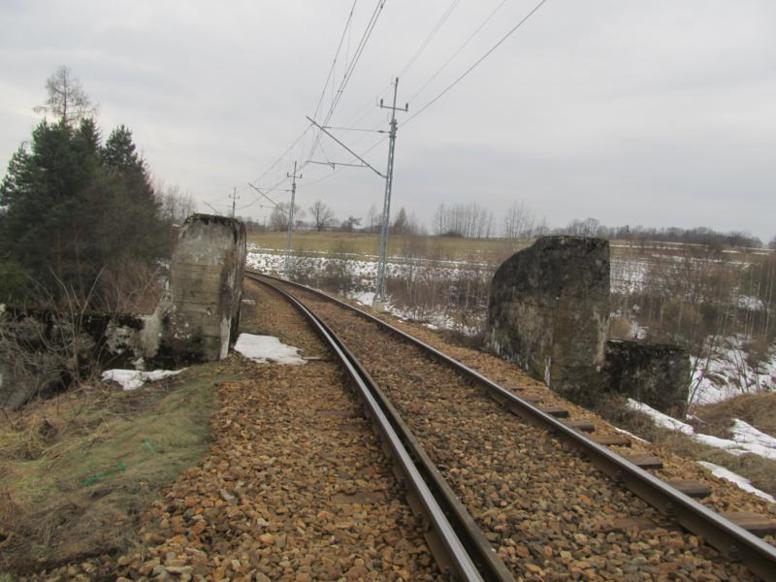Stryszów - zapora kolejowa (7).jpg