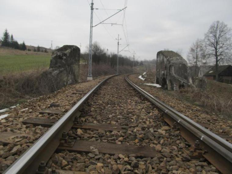 Stryszów - zapora kolejowa (12).jpg