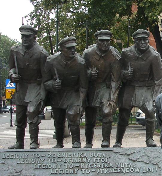 04. Pomnik Piłsudskiego.jpg