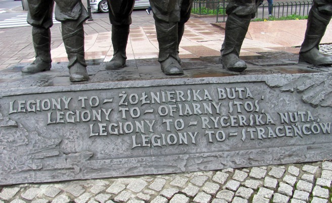 06. Pomnik Piłsudskiego.JPG